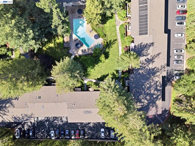 20720 4Th St 3, Saratoga, CA 95070