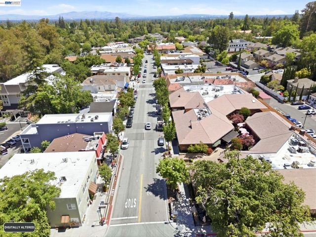 20720 4Th St 3, Saratoga, CA 95070