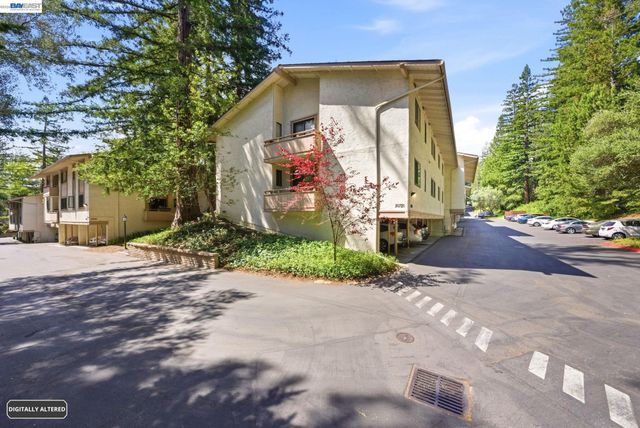 20720 4Th St 3, Saratoga, CA 95070