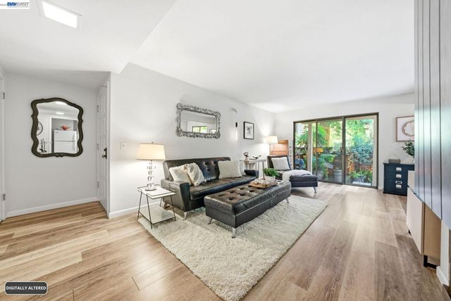 20720 4Th St 3, Saratoga, CA 95070