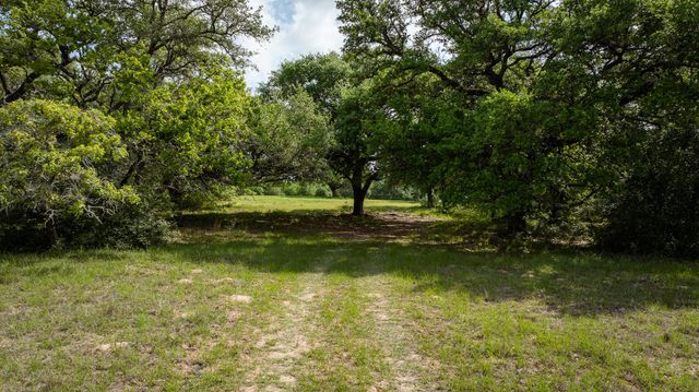 3814 CR 19, Hallettsville, TX 77964