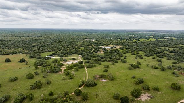 3814 CR 19, Hallettsville, TX 77964