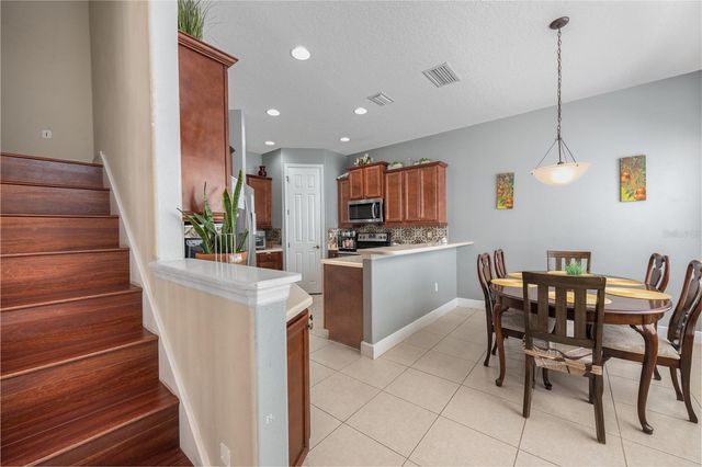 401 SPLIT OAK COURT, Eustis, FL 32736
