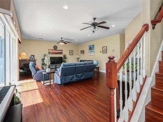 401 SPLIT OAK COURT, Eustis, FL 32736