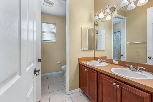 401 SPLIT OAK COURT, Eustis, FL 32736