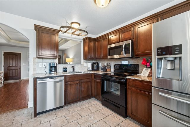 1106 Berkeley Avenue, Rogers, AR 72758