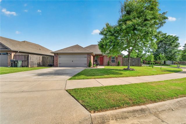 1106 Berkeley Avenue, Rogers, AR 72758