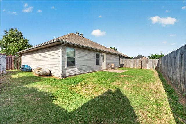 1106 Berkeley Avenue, Rogers, AR 72758
