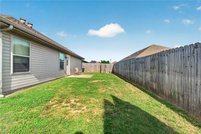 1106 Berkeley Avenue, Rogers, AR 72758