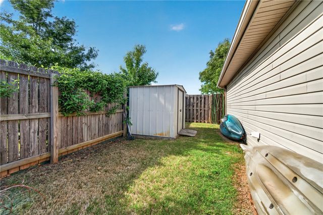 1106 Berkeley Avenue, Rogers, AR 72758