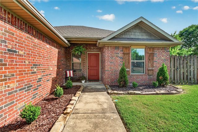 1106 Berkeley Avenue, Rogers, AR 72758