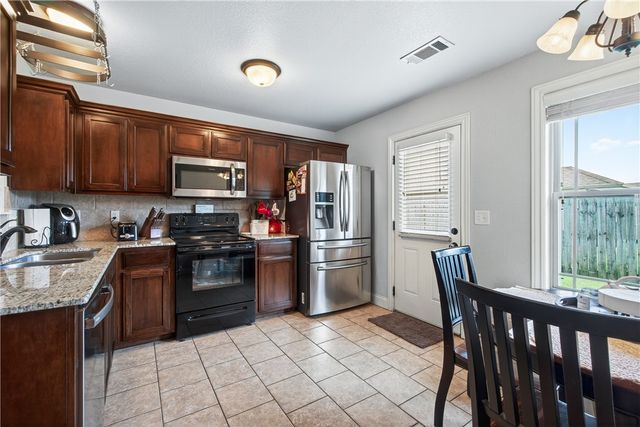 1106 Berkeley Avenue, Rogers, AR 72758