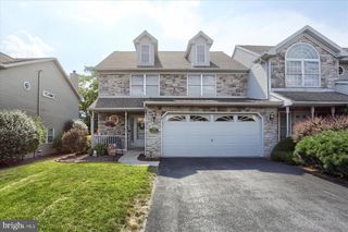 2865 OAKWOOD DR, Harrisburg, PA 17110