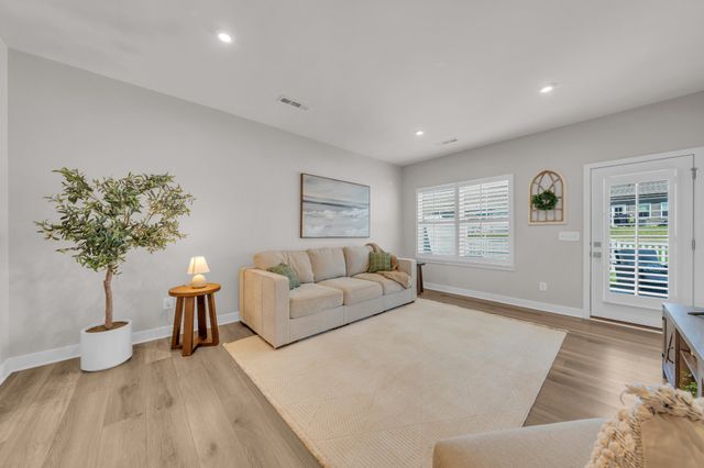 212 Pitchfork Way, Gallatin, TN 37066