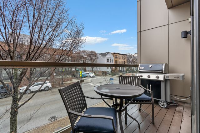 1303 W Diversey Parkway, Chicago, IL 60614