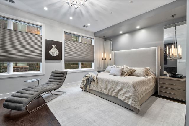 1303 W Diversey Parkway, Chicago, IL 60614