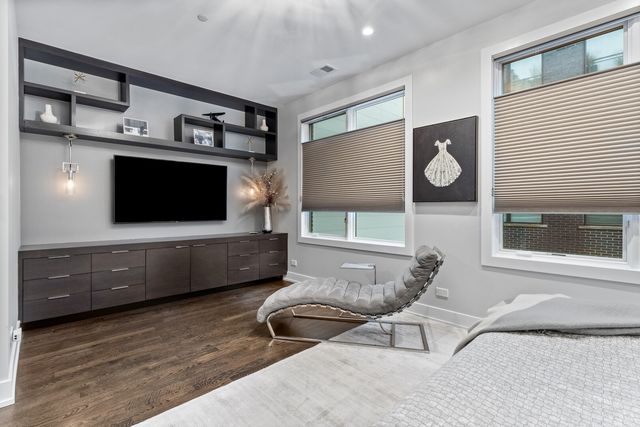1303 W Diversey Parkway, Chicago, IL 60614