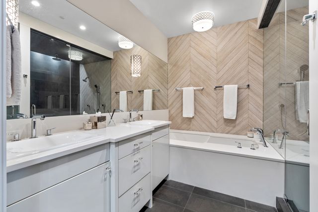 1303 W Diversey Parkway, Chicago, IL 60614