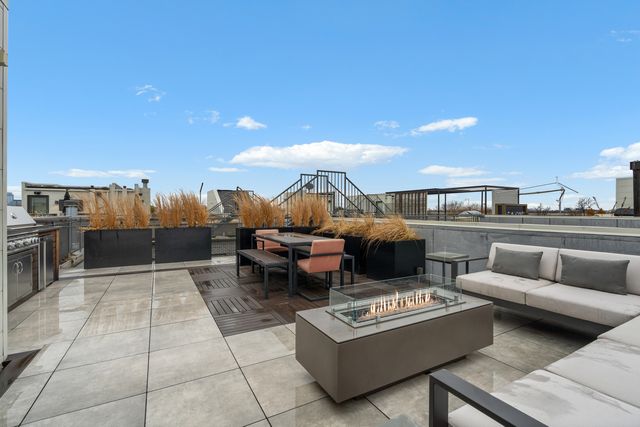 1303 W Diversey Parkway, Chicago, IL 60614