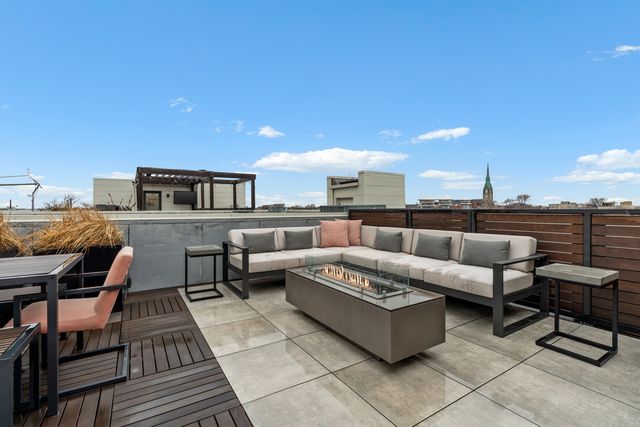 1303 W Diversey Parkway, Chicago, IL 60614