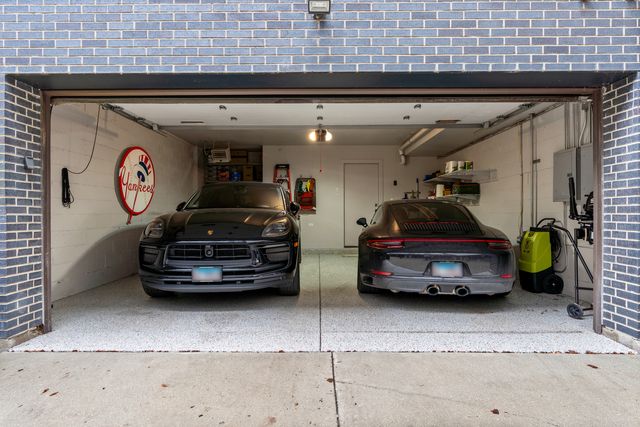 1303 W Diversey Parkway, Chicago, IL 60614