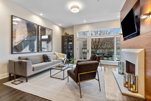 1303 W Diversey Parkway, Chicago, IL 60614