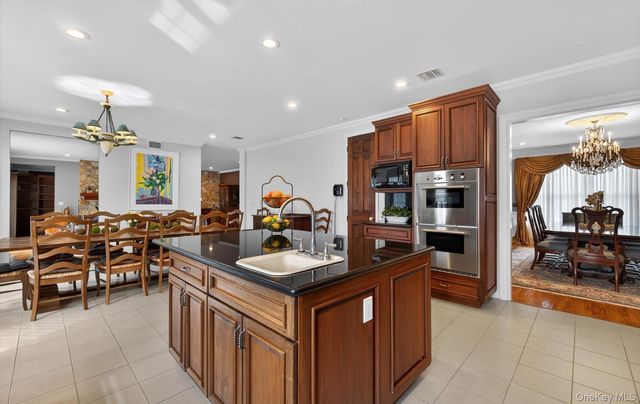 301 Berry Hill Road, Oyster Bay Cove, NY 11791