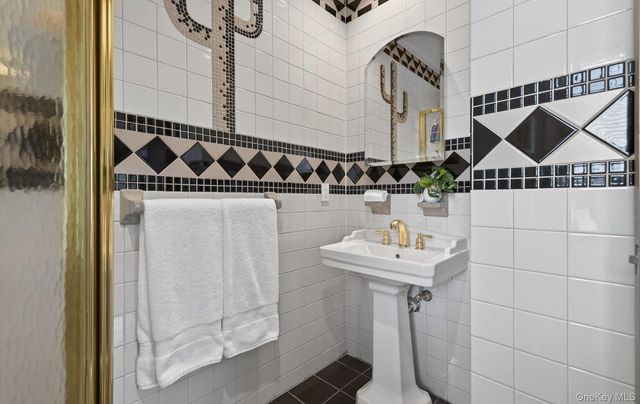 301 Berry Hill Road, Oyster Bay Cove, NY 11791