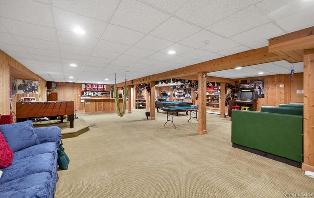 301 Berry Hill Road, Oyster Bay Cove, NY 11791