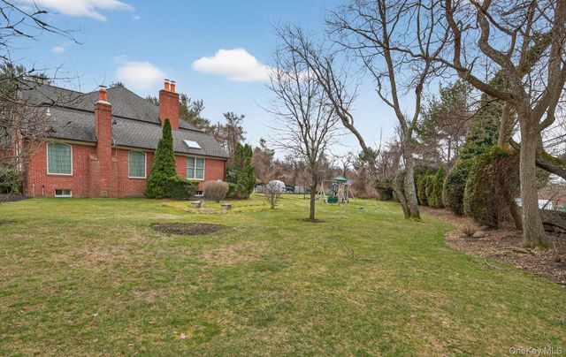 301 Berry Hill Road, Oyster Bay Cove, NY 11791