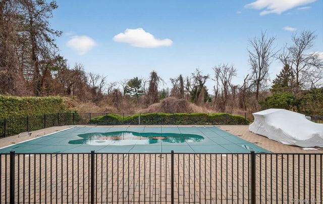 301 Berry Hill Road, Oyster Bay Cove, NY 11791