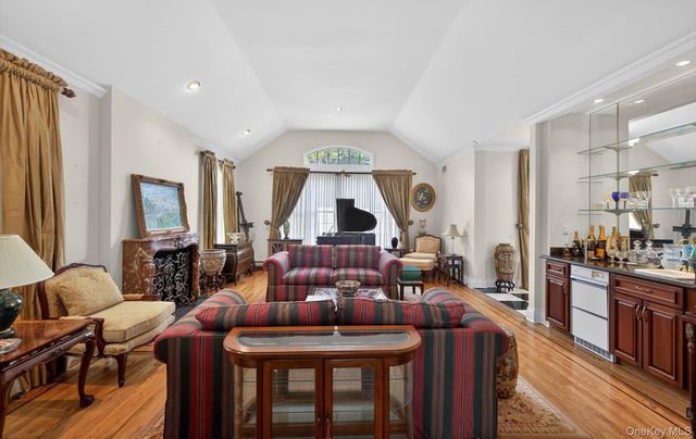 301 Berry Hill Road, Oyster Bay Cove, NY 11791