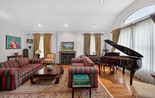 301 Berry Hill Road, Oyster Bay Cove, NY 11791