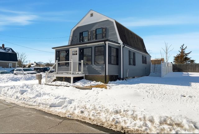 11 Boylston St, Acushnet, MA 02743