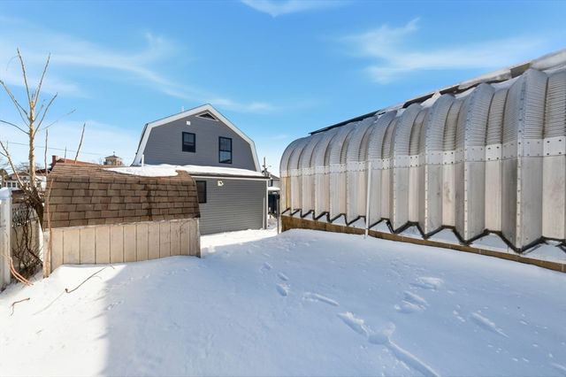 11 Boylston St, Acushnet, MA 02743