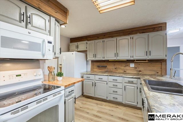 1301 Bryan Avenue, Bellevue, NE 68005