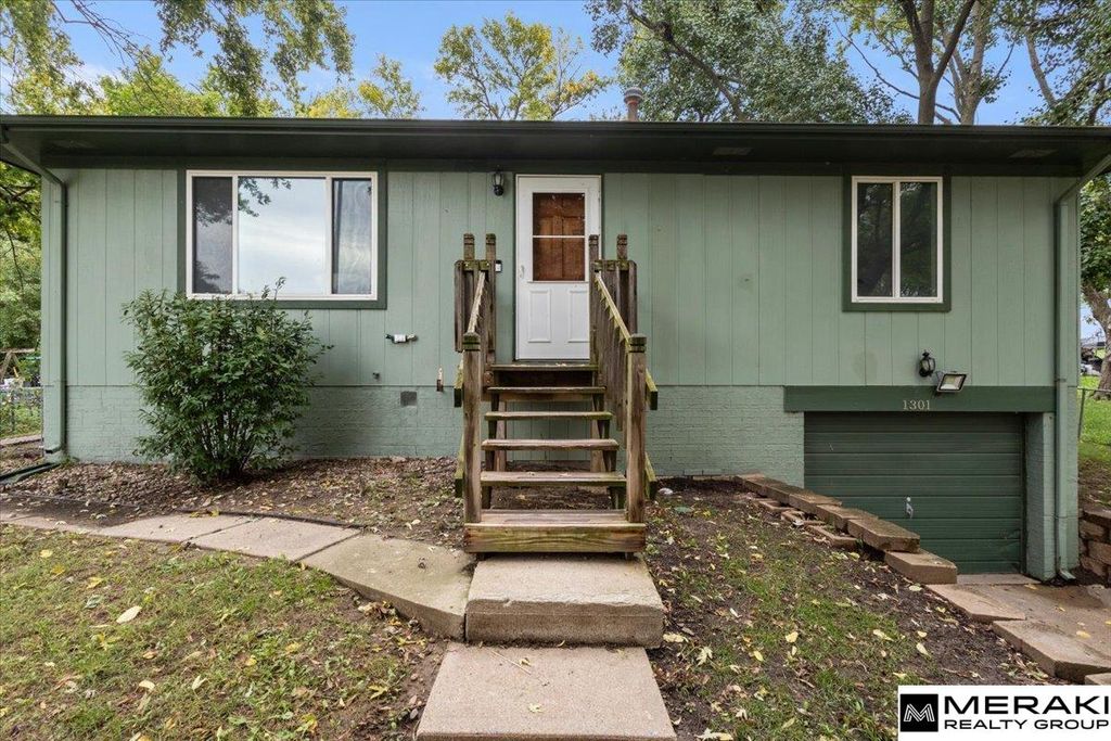 1301 Bryan Avenue, Bellevue, NE 68005