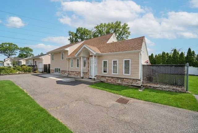 266 Ronkonkoma Avenue, Ronkonkoma, NY 11779