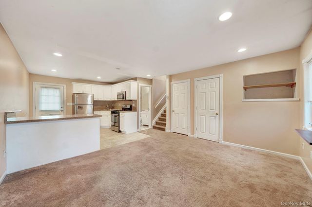 266 Ronkonkoma Avenue, Ronkonkoma, NY 11779