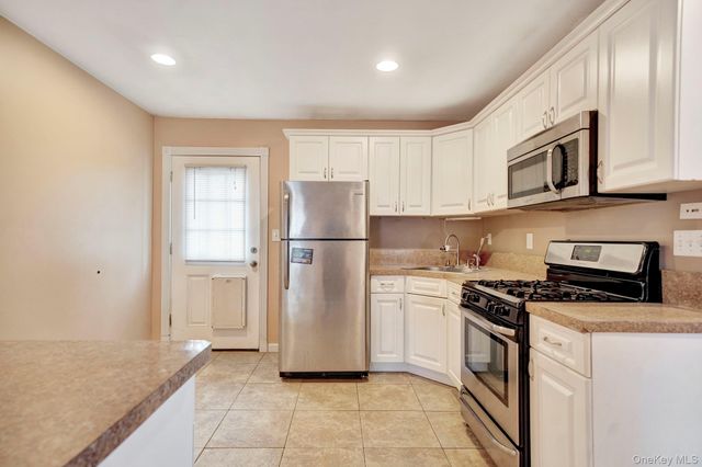 266 Ronkonkoma Avenue, Ronkonkoma, NY 11779