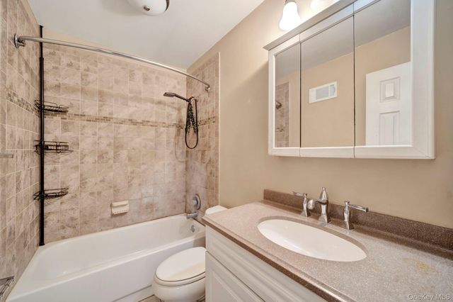 266 Ronkonkoma Avenue, Ronkonkoma, NY 11779