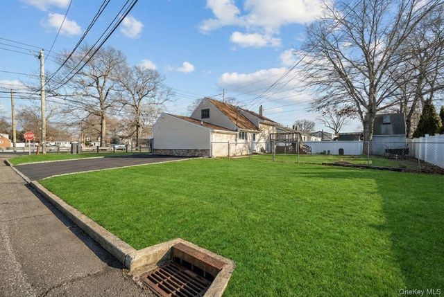 266 Ronkonkoma Avenue, Ronkonkoma, NY 11779