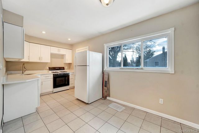 266 Ronkonkoma Avenue, Ronkonkoma, NY 11779