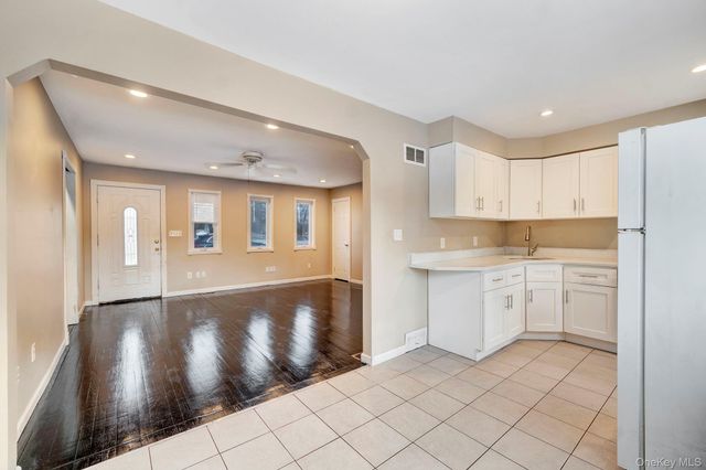 266 Ronkonkoma Avenue, Ronkonkoma, NY 11779