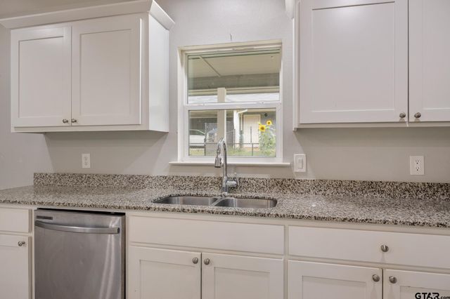 427 Garrett Circle, Winona, TX 75792