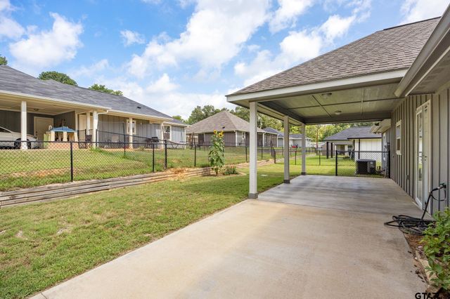 427 Garrett Circle, Winona, TX 75792