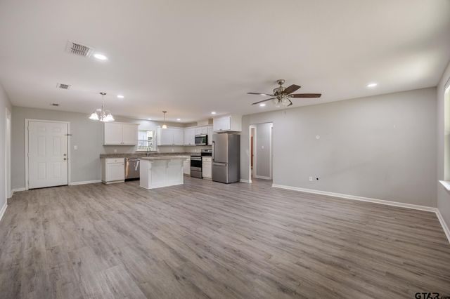 427 Garrett Circle, Winona, TX 75792