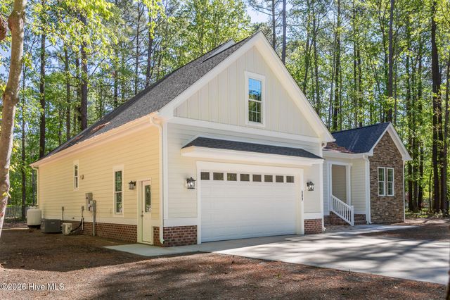 111 Chatooga Court E, Hertford, NC 27944