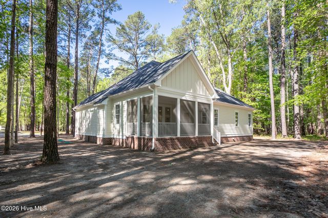 111 Chatooga Court E, Hertford, NC 27944