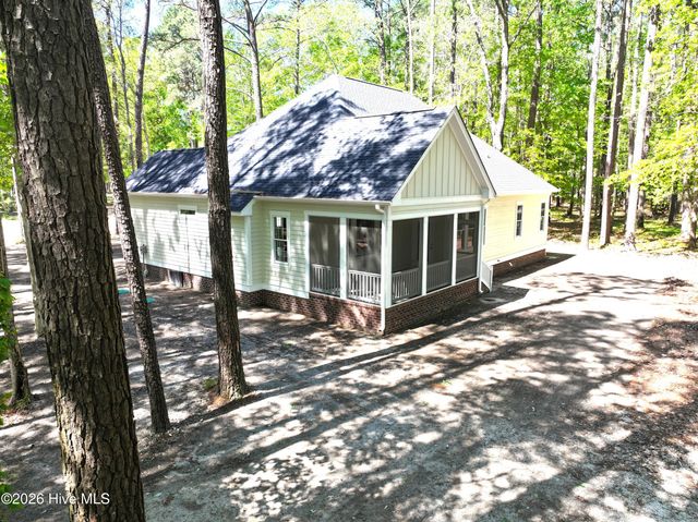 111 Chatooga Court E, Hertford, NC 27944